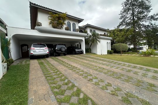 Garagem de casa à venda com 4 quartos, 700m² em Alphaville Residencial Dois, Barueri