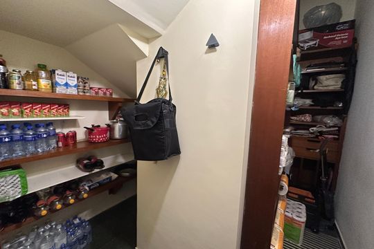 Despensa 1 de casa à venda com 4 quartos, 700m² em Alphaville Residencial Dois, Barueri