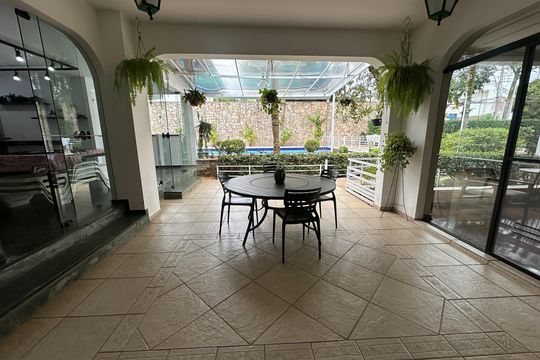 Varanda de casa à venda com 4 quartos, 700m² em Alphaville Residencial Dois, Barueri