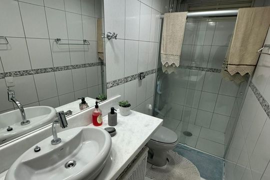 Banheiro de apartamento para alugar com 2 quartos, 70m² em Cidade Monções, São Paulo