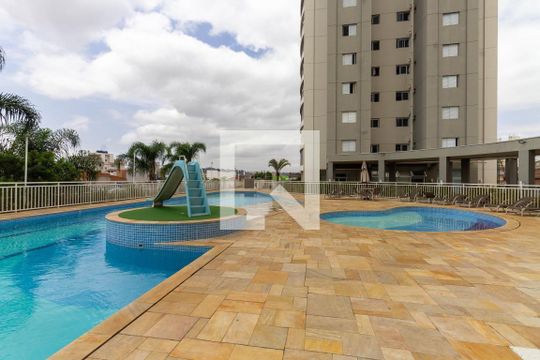 Condomínio - Piscina  de apartamento à venda com 3 quartos, 84m² em Parque Maria Luiza, São Paulo