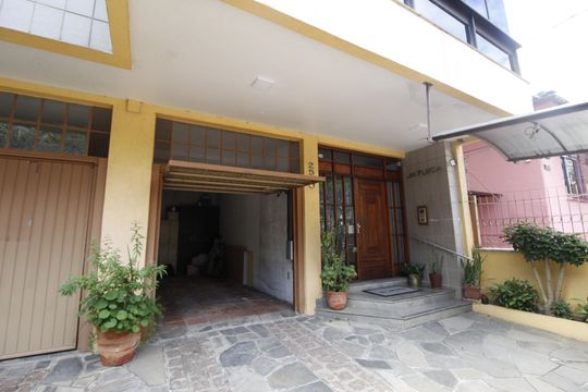 Garagem de apartamento à venda com 3 quartos, 87m² em Petrópolis, Porto Alegre