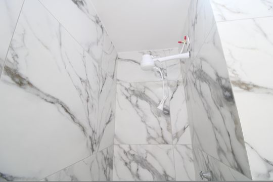 Banheiro de apartamento para alugar com 2 quartos, 34m² em Veleiros, São Paulo