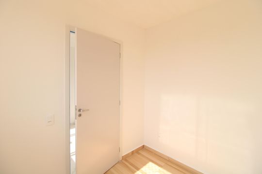 Quarto 2 de apartamento para alugar com 2 quartos, 34m² em Veleiros, São Paulo