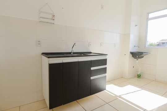 Cozinha de apartamento para alugar com 2 quartos, 43m² em Valentina Figueiredo, Ribeirão Preto