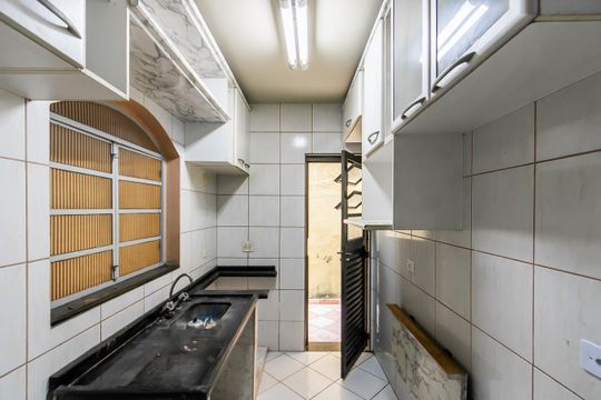 Cozinha de casa para alugar com 1 quarto, 60m² em Jardim Aricanduva, São Paulo