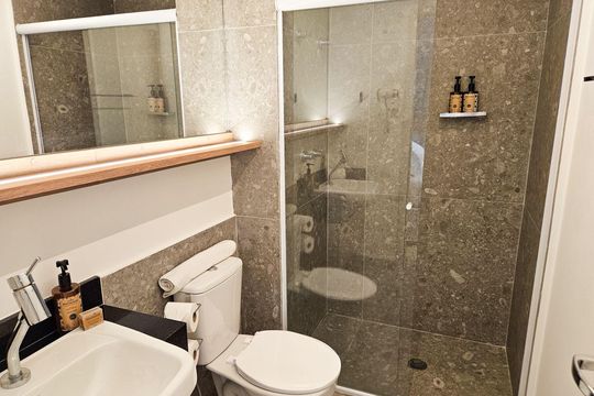 Banheiro de apartamento para alugar com 1 quarto, 37m² em Jardim Paulista, São Paulo