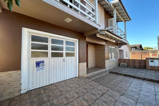 Fachada de casa à venda com 5 quartos, 120m² em Scharlau, São Leopoldo