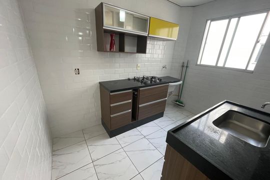 Cozinha de apartamento para alugar com 2 quartos, 43m² em Vila Izabel, Guarulhos