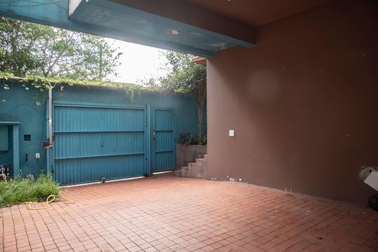 Garagem de casa à venda com 3 quartos, 200m² em Planalto Paulista, São Paulo