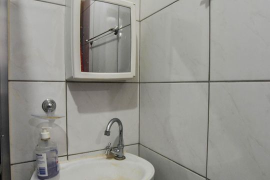 Banheiro de apartamento à venda com 2 quartos, 47m² em Vila Suíça, Santo André