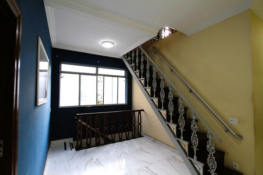 Escada de casa para alugar com 7 quartos, 350m² em Prado, Belo Horizonte