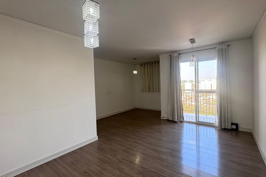 Apartamento para alugar com 3 quartos, 77m² em Vila Satúrnia, Campinas