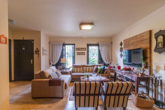 Sala de casa à venda com 3 quartos, 281m² em Espírito Santo, Porto Alegre