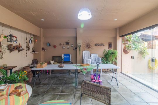 Churrasqueira de casa à venda com 3 quartos, 281m² em Espírito Santo, Porto Alegre
