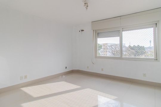 Quarto 1 de apartamento para alugar com 3 quartos, 96m² em Medianeira, Porto Alegre