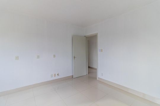 Quarto 1 de apartamento para alugar com 3 quartos, 96m² em Medianeira, Porto Alegre