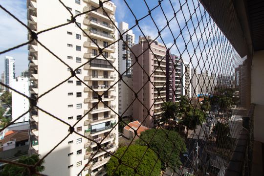 Vista Sacada de apartamento à venda com 3 quartos, 156m² em Cambuí, Campinas