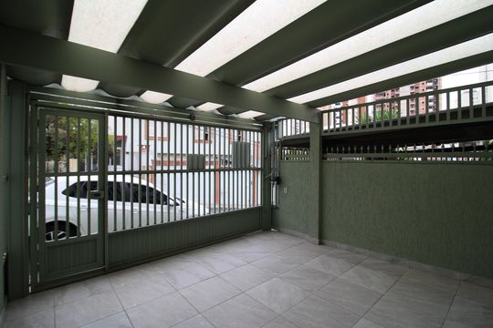 Garagem de casa à venda com 2 quartos, 160m² em Santana, São Paulo