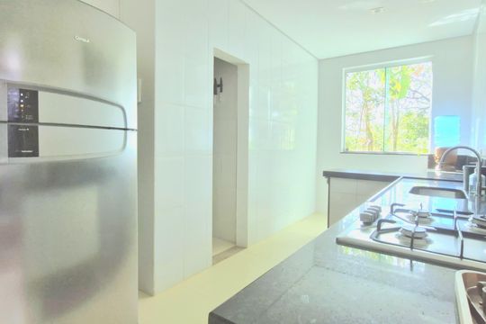 Cozinha de casa de condomínio à venda com 3 quartos, 320m² em Recanto da Lagoa, Lagoa Santa