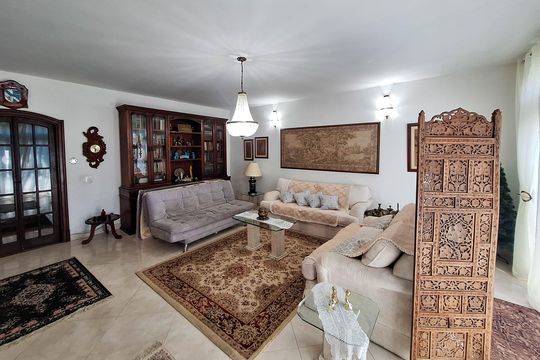 Sala de casa à venda com 5 quartos, 720m² em Piratininga, Niterói