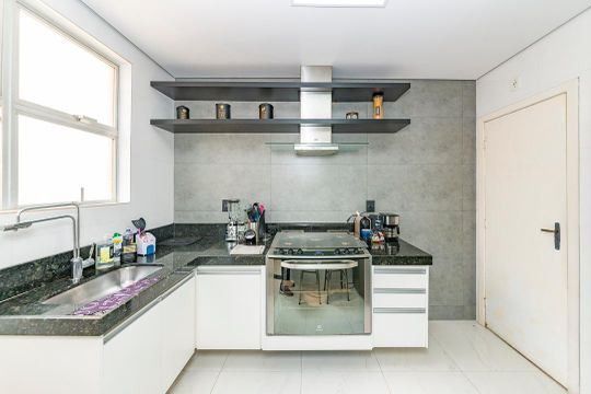 Cozinha de apartamento à venda com 3 quartos, 200m² em Buritis, Belo Horizonte