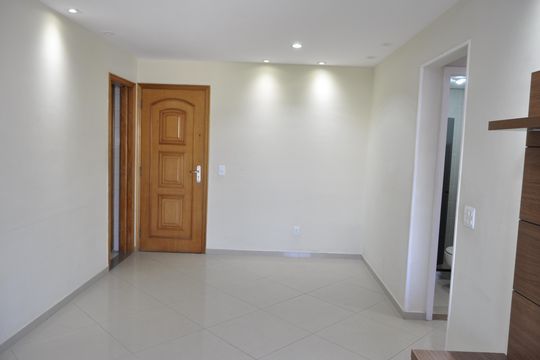 Sala de apartamento para alugar com 2 quartos, 85m² em Todos Os Santos, Rio de Janeiro