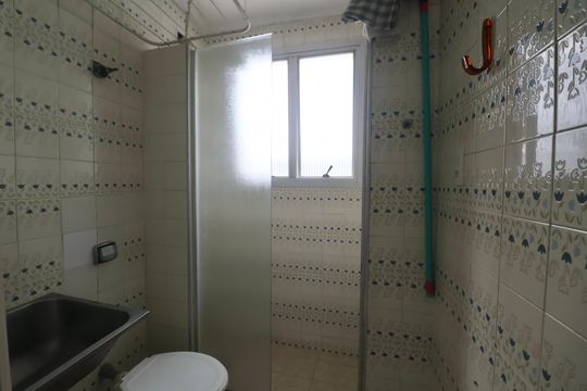 Área de Serviço de apartamento para alugar com 2 quartos, 60m² em Barra Funda, Guarujá