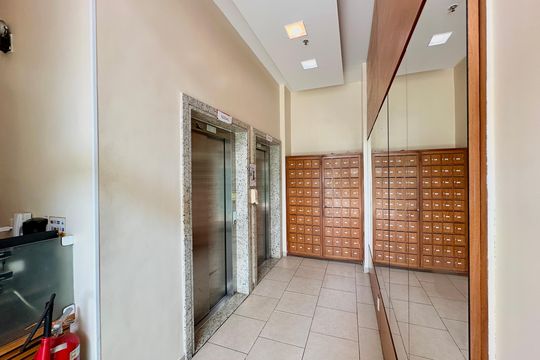 Portaria de apartamento à venda com 1 quarto, 45m² em Lapa, Rio de Janeiro