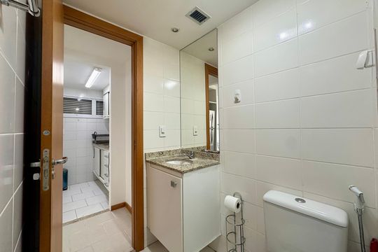 Banheiro de apartamento à venda com 1 quarto, 45m² em Lapa, Rio de Janeiro