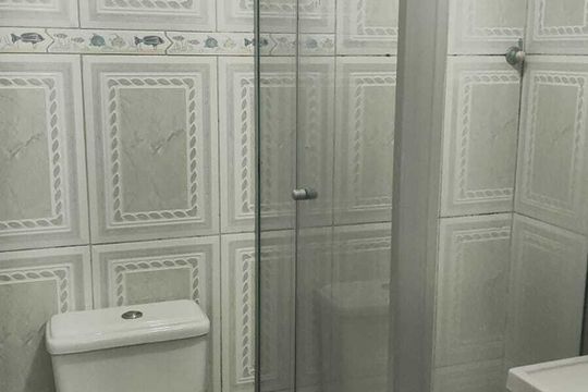 Banheiro de apartamento à venda com 2 quartos, 47m² em Vila Antonieta, São Paulo