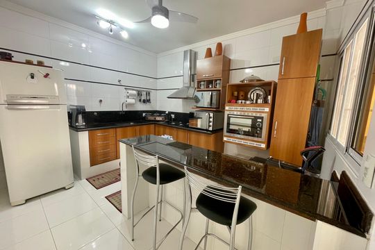Cozinha de casa à venda com 2 quartos, 148m² em Jardim Santa Clara, Guarulhos