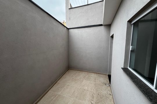 Quintal de casa à venda com 3 quartos, 100m² em Vila Romero, São Paulo
