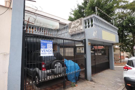 Fachada de casa à venda com 3 quartos, 240m² em Vila Graciosa, São Paulo