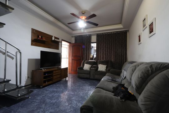 Sala de casa à venda com 3 quartos, 240m² em Vila Graciosa, São Paulo