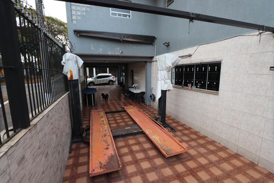 Garagem de casa à venda com 3 quartos, 240m² em Vila Graciosa, São Paulo