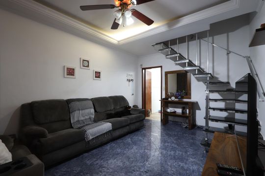 Sala de casa à venda com 3 quartos, 240m² em Vila Graciosa, São Paulo