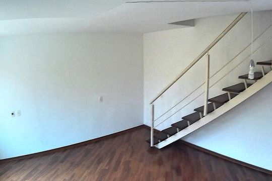 Sala de casa de condomínio à venda com 2 quartos, 109m² em Vila Anglo Brasileira, São Paulo