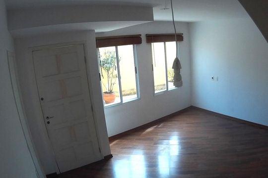 Sala de casa de condomínio à venda com 2 quartos, 109m² em Vila Anglo Brasileira, São Paulo