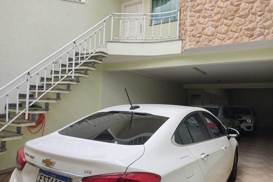 Garagem de casa à venda com 3 quartos, 250m² em Vila Santa Teresa, Santo André