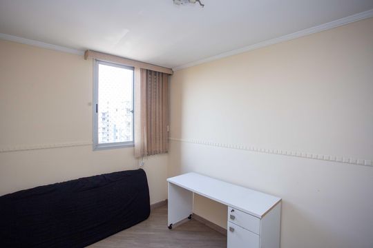 Quarto 2 de apartamento para alugar com 2 quartos, 52m² em Taboão, Diadema