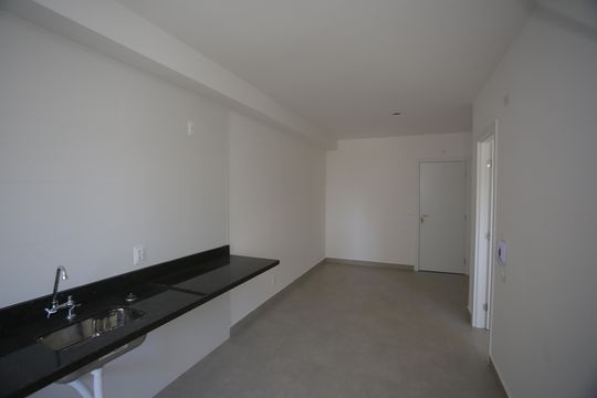 Sala de kitnet/studio para alugar com 1 quarto, 50m² em Barro Preto, Belo Horizonte