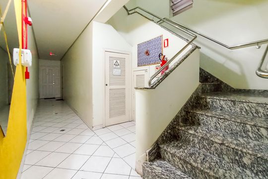 Área comum de apartamento para alugar com 1 quarto, 40m² em Azenha, Porto Alegre