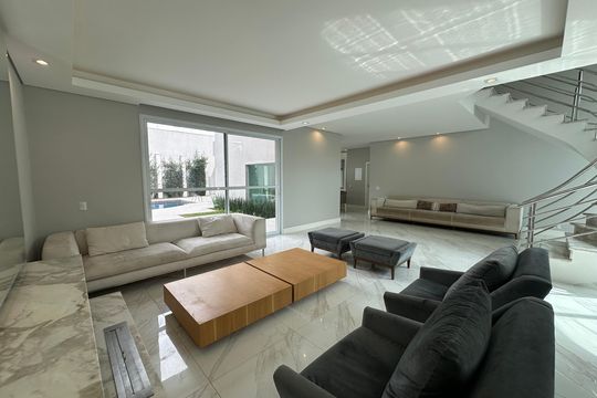 Sala de casa para alugar com 4 quartos, 412m² em Alphaville Residencial Um, Barueri