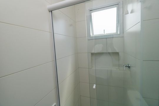 Banheiro de kitnet/studio para alugar com 1 quarto, 15m² em Vila Sao Pedro, Santo André