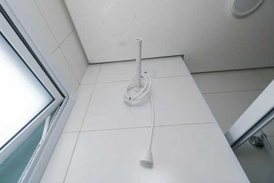 Banheiro de kitnet/studio para alugar com 1 quarto, 15m² em Vila Sao Pedro, Santo André