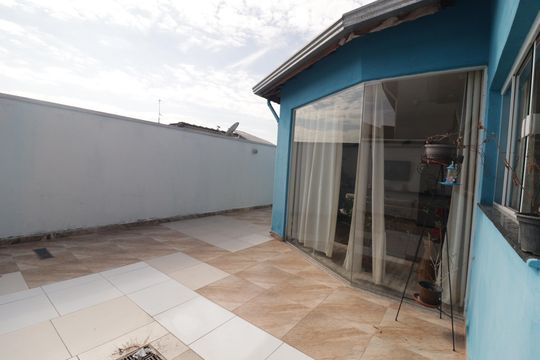 Quintal de casa à venda com 4 quartos, 293m² em Parque Cidade Jardim, Jundiaí