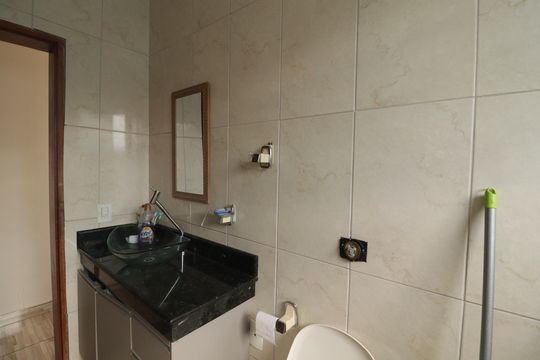 Banheiro de casa à venda com 4 quartos, 293m² em Parque Cidade Jardim, Jundiaí