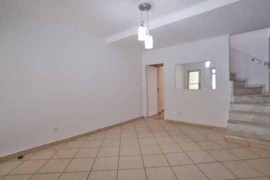 Sala de casa à venda com 2 quartos, 124m² em Água Rasa, São Paulo
