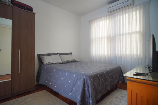 Suíte de apartamento à venda com 1 quarto, 40m² em São Geraldo, Porto Alegre